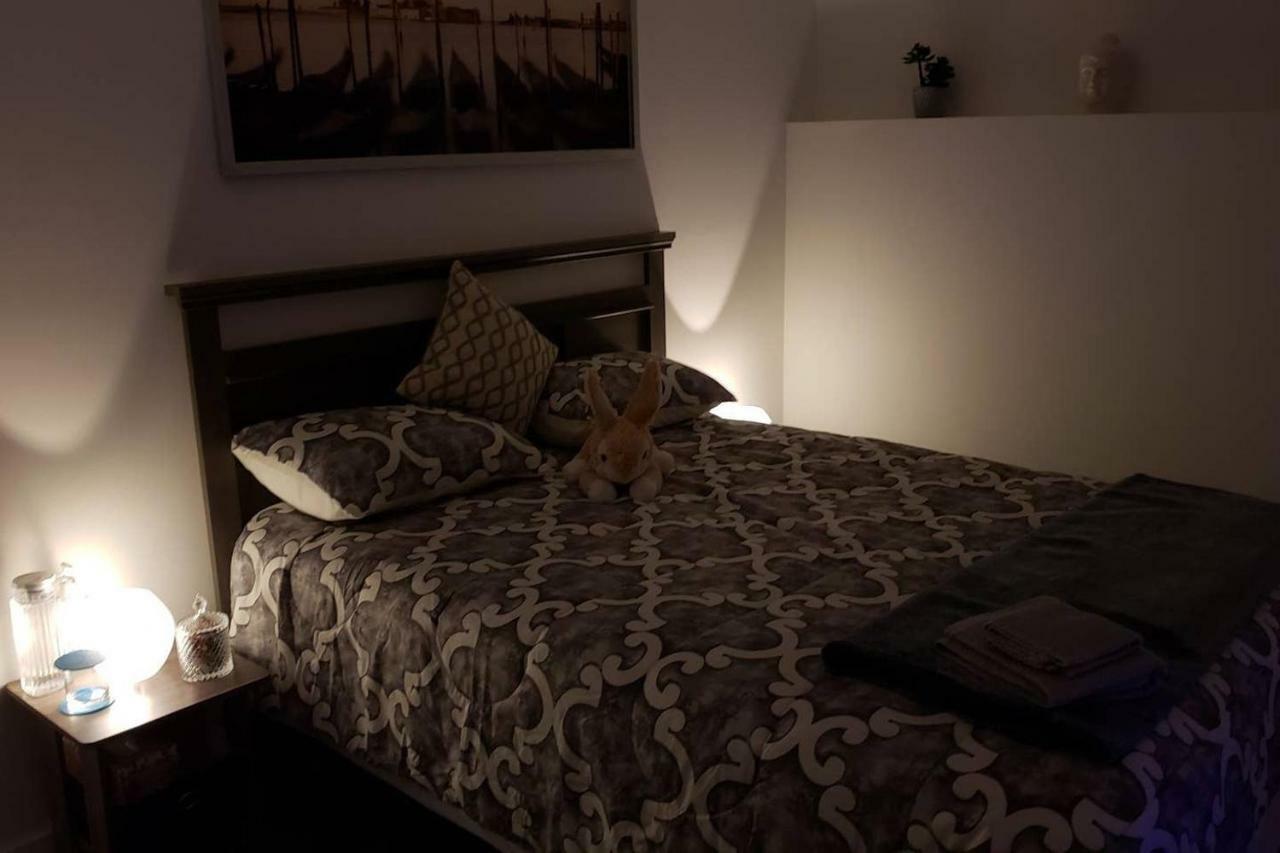 Farhad'S B&B Abbotsford Esterno foto